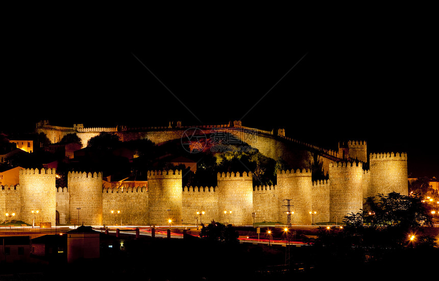 夜晚的阿维拉 西班牙卡斯蒂利亚和里昂世界遗产建筑物历史性旅行世界风光城市壁垒照明小夜灯图片