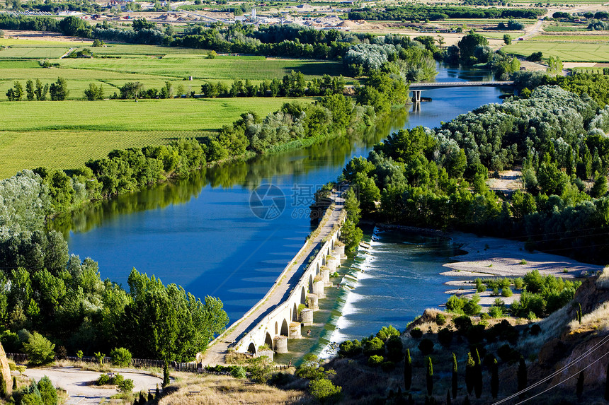 罗马桥 托罗 萨莫拉省 西班牙卡斯蒂利亚和里昂世界景点建筑物历史性风景建筑学地标建筑外观桥梁图片