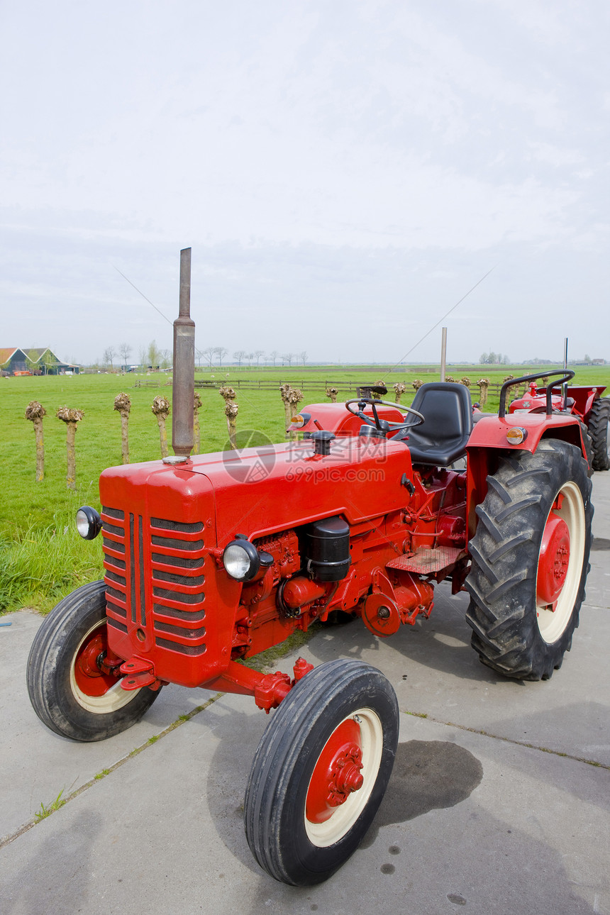 荷兰荷兰拖拉机机械农场车辆农村农业机械农业农具外观机器红色图片