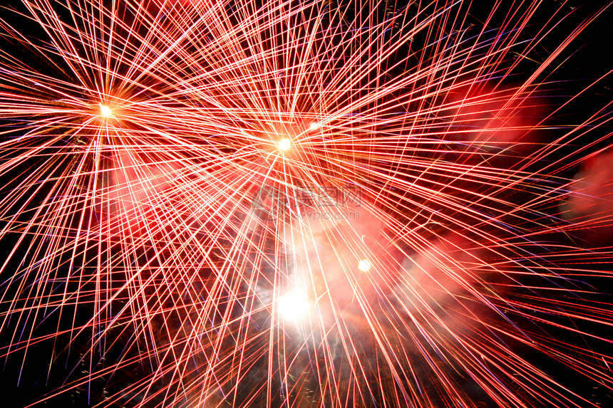 红烟花条纹新年射线庆典火花横梁光束爆破图片