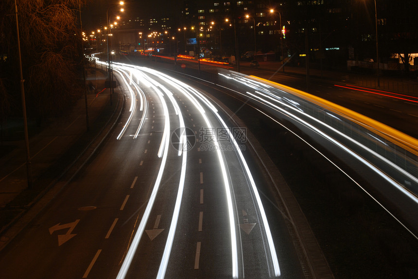 夜间的城市速度汽车街道图片