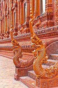 五峰泰式泰国雕塑由泰国Tehama Temp制作信仰精神雕像传奇旅行艺术国王工匠装饰古董背景