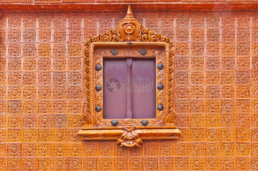 在泰国寺庙的玻璃瓷砖背景上的窗口建筑场地反射自由创造力天空风景窗户建筑学大厅图片
