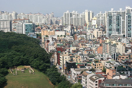 德黑兰韩国江南区公寓建筑物城市房子文化遗产金融树木背景