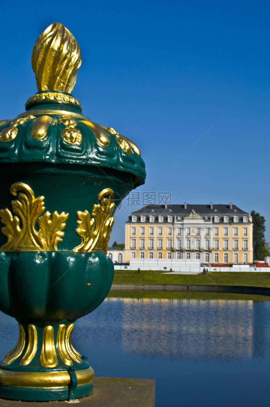 奥古斯托斯堡宫晴天风格反射雕塑池塘遗产建筑图片