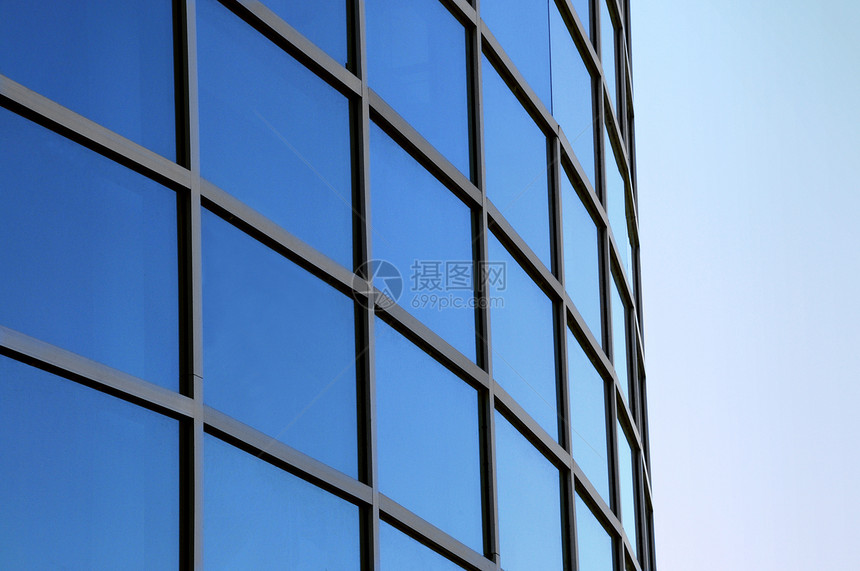 现代商业办公大楼的外窗被弯曲了玻璃建筑公司曲线窗户都市大厦天空办公室建筑学图片