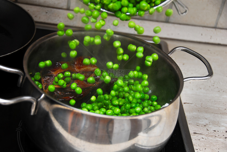 煮绿豆油炸火炉食谱营养厨房农业食物蔬菜金属平底锅图片