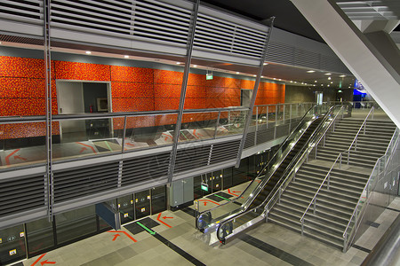 地下地面火车站隧道自动扶梯地板旅行楼梯大理石建筑学公共交通捷运等候背景图片