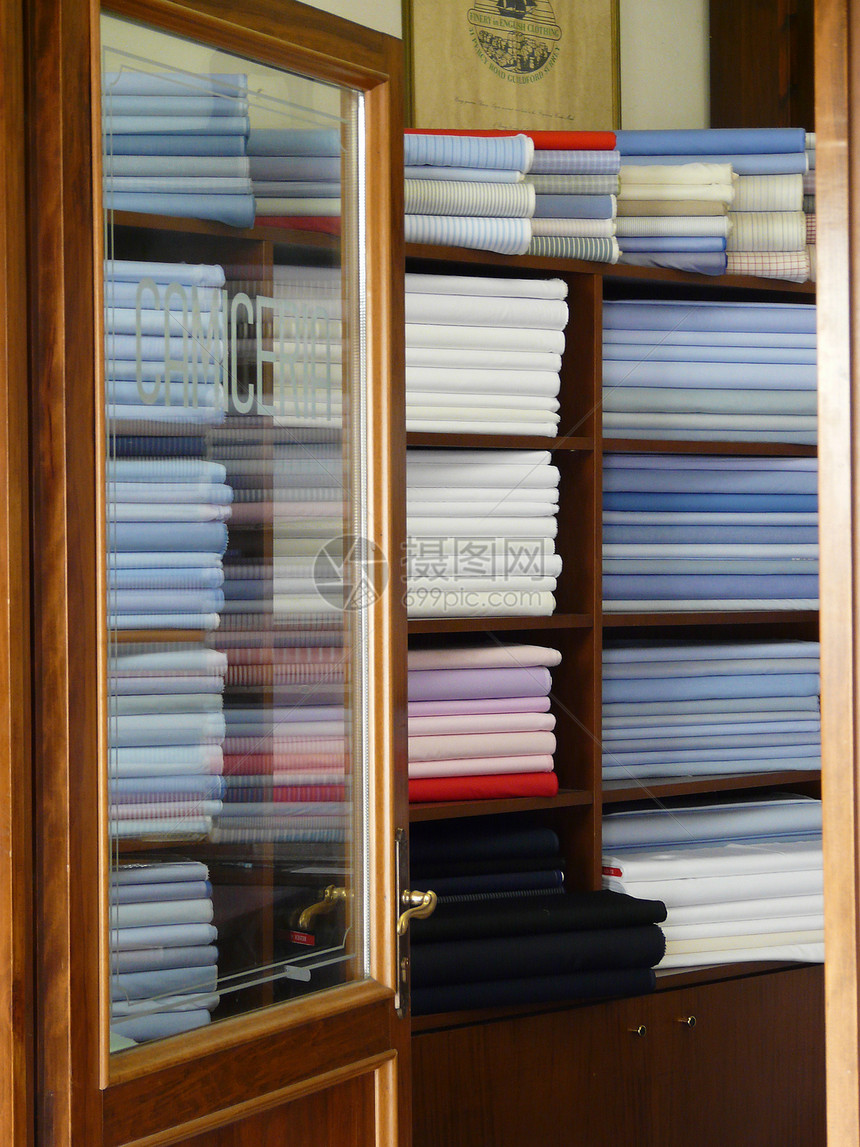 彩色织物缝纫衣服货架衬衫展示店铺材料裁缝纺织品商业图片