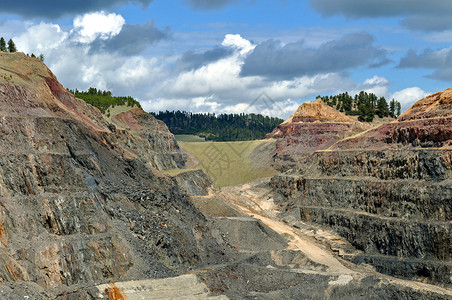 重建家园的矿山矿业本垒高清图片