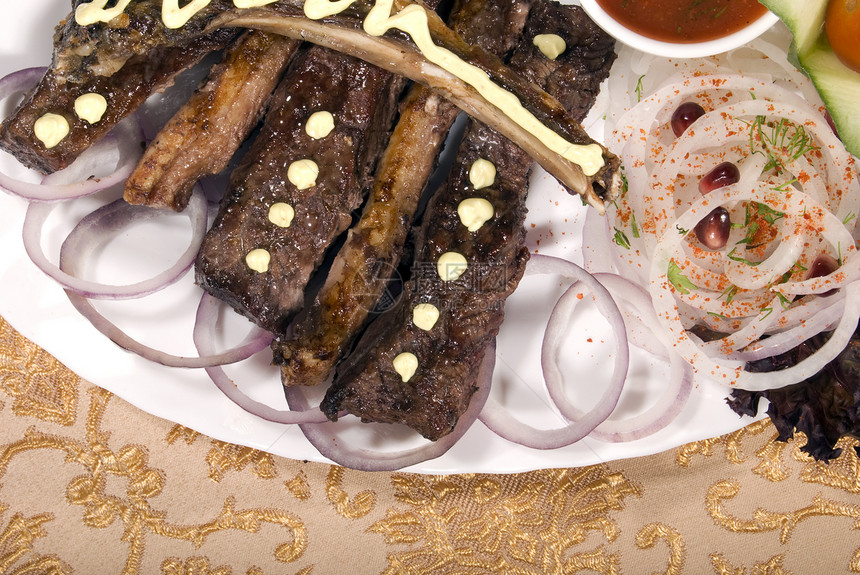 炒肉沙拉餐厅牛肉猪肉奢华盘子油炸肋骨美食晚餐图片