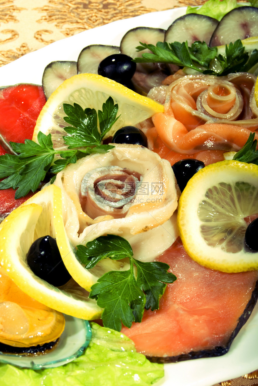 带海鲜的饭菜餐厅沙拉奢华香菜晚餐饮食鱼片菜单美食烹饪图片