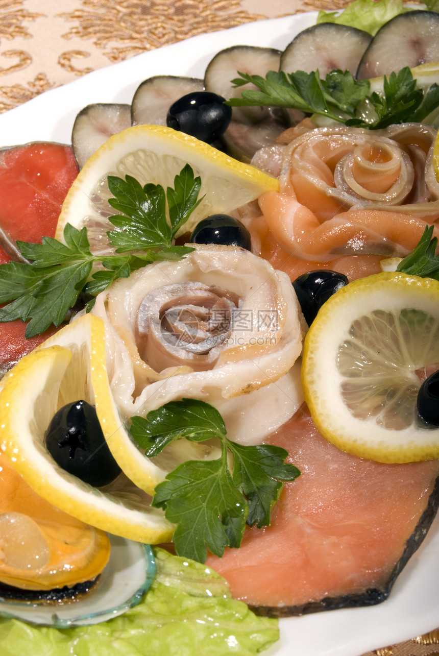 带海鲜的饭菜饮食烹饪奢华美食餐厅盘子沙拉晚餐香菜贝类图片