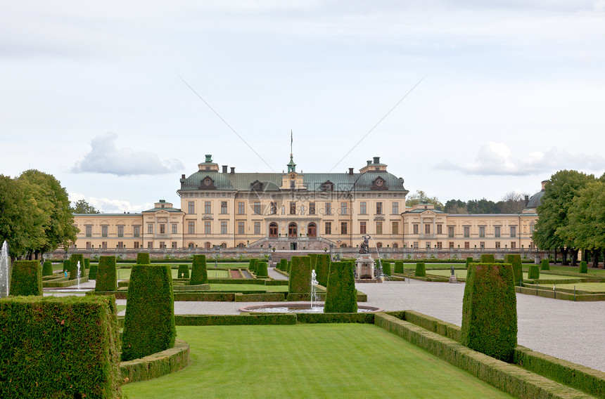 斯德哥尔摩市的宫家庭建筑旗帜雕像房子风格天空蓝色治理城堡图片