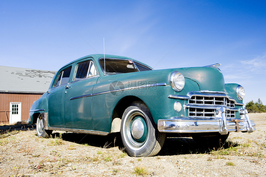 美国缅因州Alexander附近的古董汽车图片