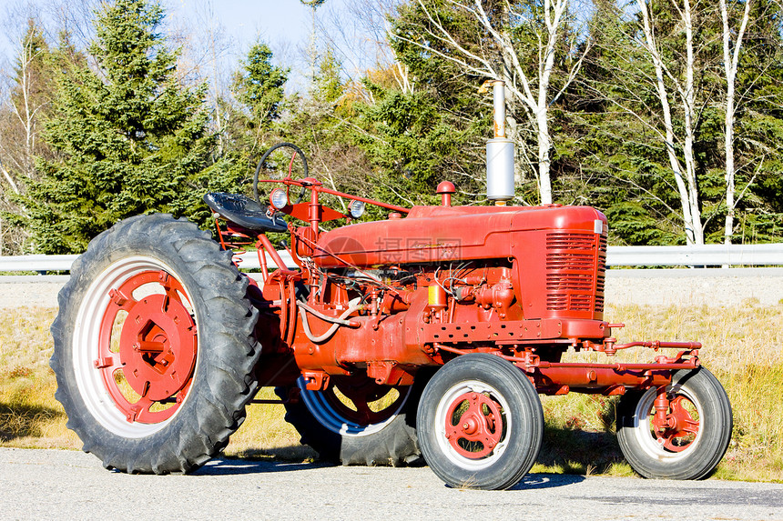 美国缅因州Jonesboro附近的拖拉机车辆乡村农村机械农具汽车外观农业机械机器国家图片