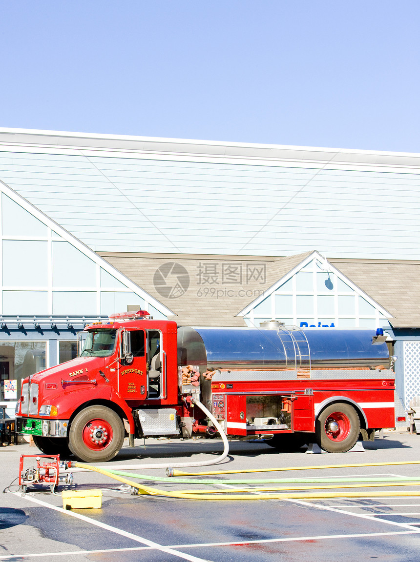 美国缅因州Wiscasset消防车消防队员外观消防队车辆消防员公路运输汽车软管交通工具图片