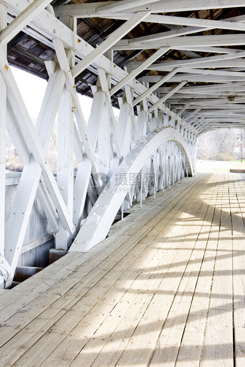 Groveton覆盖桥1852年 美国新罕布什尔廊桥旅行桥梁位置外观世界建筑物白色建筑建筑学图片