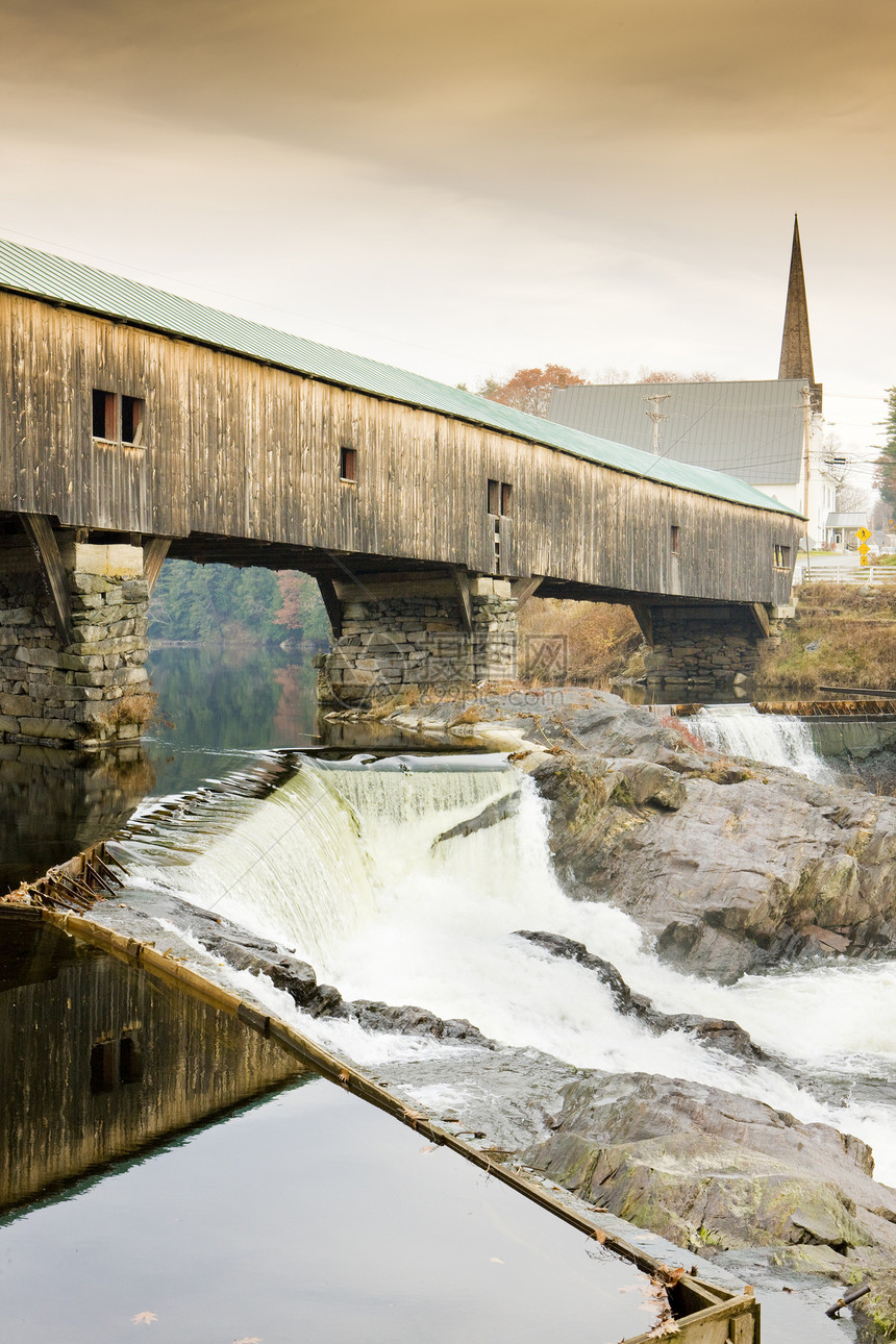 浴桥1832年 美国新罕布什尔洗澡位置世界农村教堂河流教会乡村旅行氨氮图片