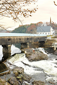 浴桥1832年 美国新罕布什尔外观氨氮教堂桥梁旅行廊桥位置洗澡世界河流背景