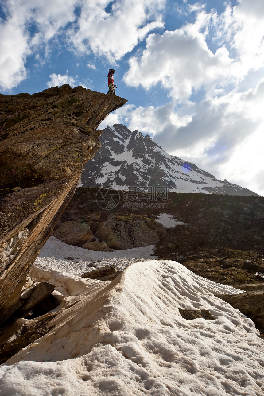 山顶上的小数字土地解决方案冰川旅行国家岩石自然荒野自由环境图片