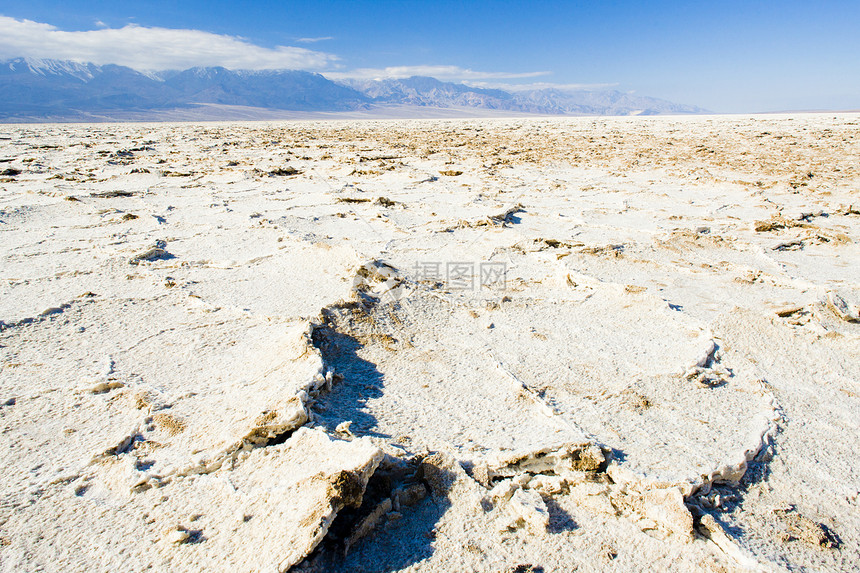 美国加利福尼亚州死亡谷国家公园Badwater风景山脉外观位置旅行世界沙漠图片