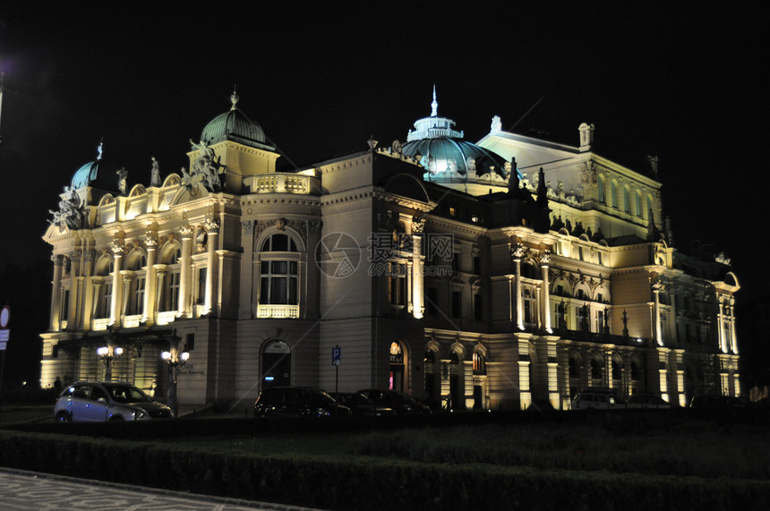 晚上在克拉科夫的市场广场城堡皇家正方形历史住宅大教堂纸巾图片