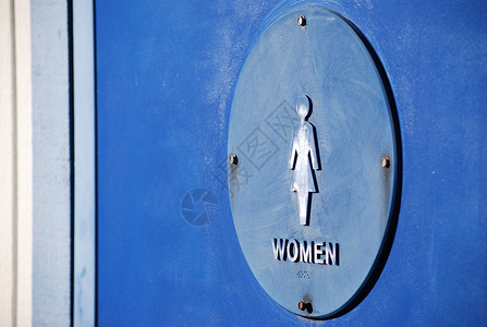公共厕所女士房间蓝色洗手间民众背景图片