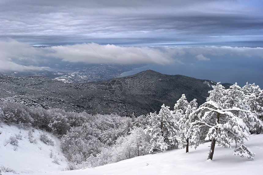 冬季的克里米亚天空海景场景天气蓝色戏剧性地形海洋气候环境图片