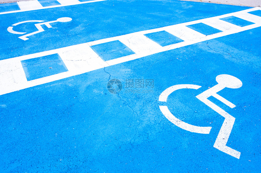 为残疾人预留的空位外观示意图蓝色轮椅图片