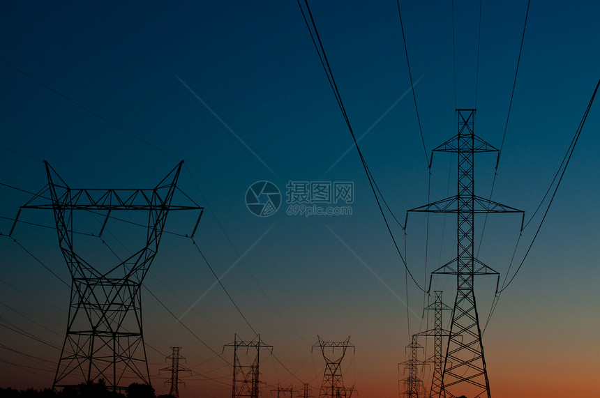 日落时电塔电网电气输送活力传输力量线路能量电力照片图片