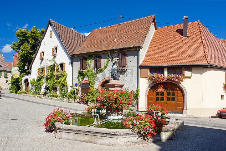 法国阿尔萨斯Haut Rhin村建筑喷泉位置建筑学村庄房子世界外观旅行图片