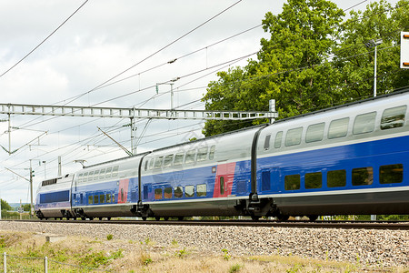 TGV火车 法国伯根迪快车电力运输铁路运输机车铁路列车外观旅行速度背景图片