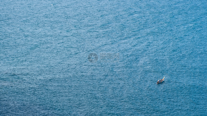 海上船只孤独航海血管蓝色旅行水平图片