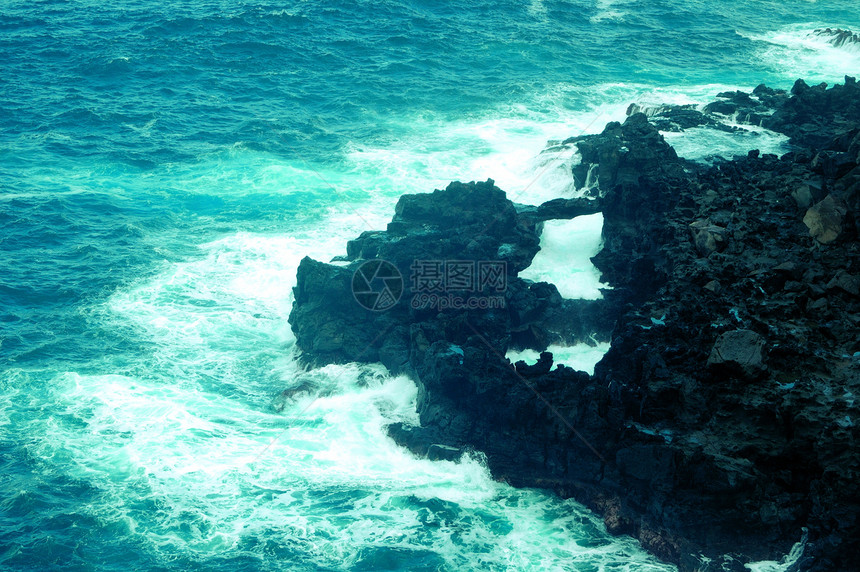 挥波旅行海岸线泡沫石头休息风暴晴天力量潮湿气泡图片