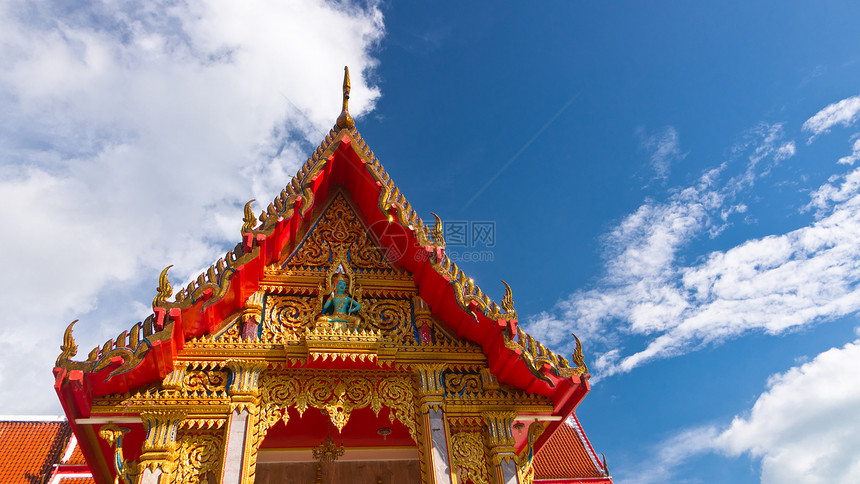 一座寺庙的屋顶数字红色雕刻建筑学天空雕像蓝色雕塑宝塔宗教图片