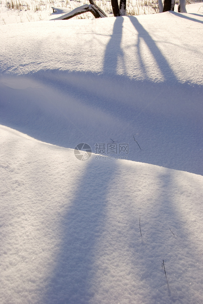 有雪的路径 阴影图片