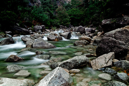 山区河季节旅行林地季节性森林公园植物群场景国家岩石高清图片