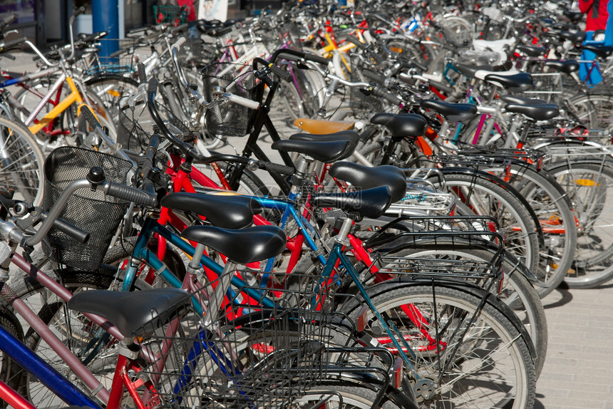 自行车运动晴天城市公园生活市中心街道运输生态活动图片