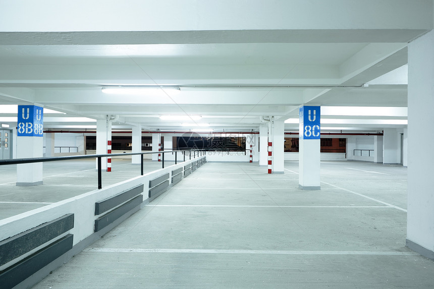 汽车停车场故事运输车库概念红色公园蓝色站立多层活力图片
