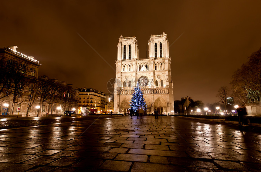 在巴黎夜里著名的圣母圣母院反射贵妇人地标雕像教会纪念碑图片