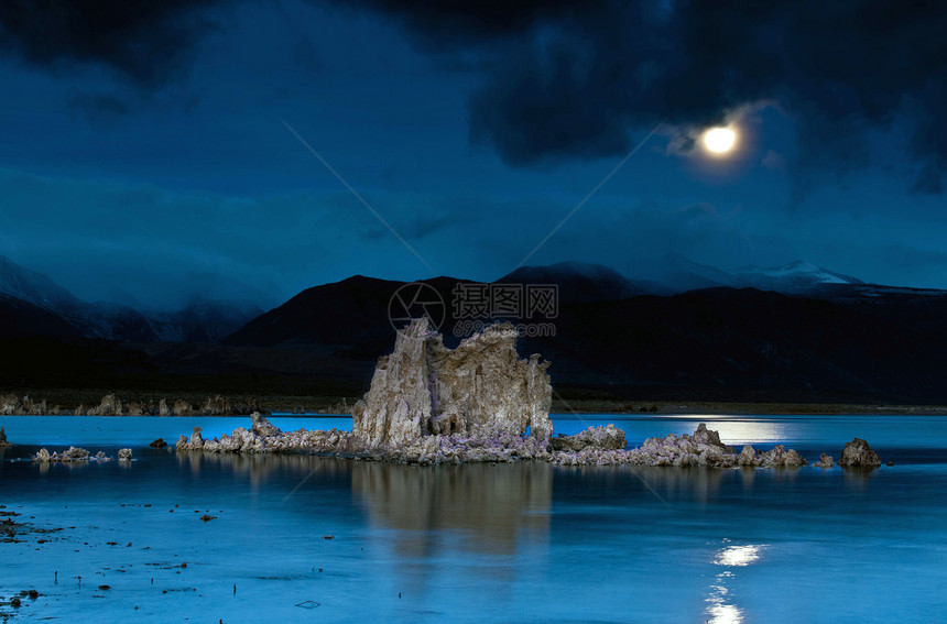 莫诺湖湖日落反射季节岩石场景天空美丽露营荒野旅行图片