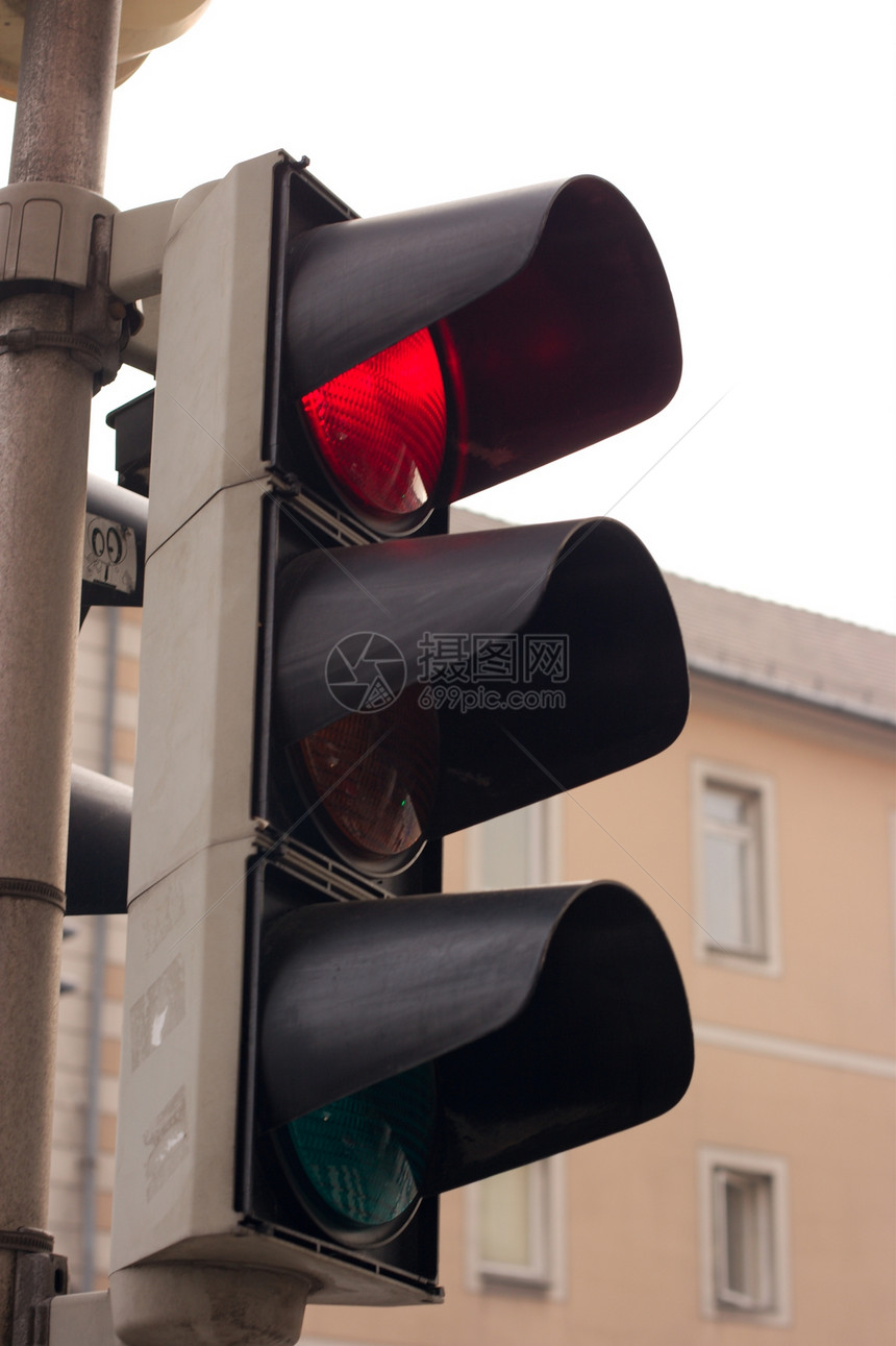 轻型交通灯基础设施街道驾驶建筑信号红色警告城市路口运输图片