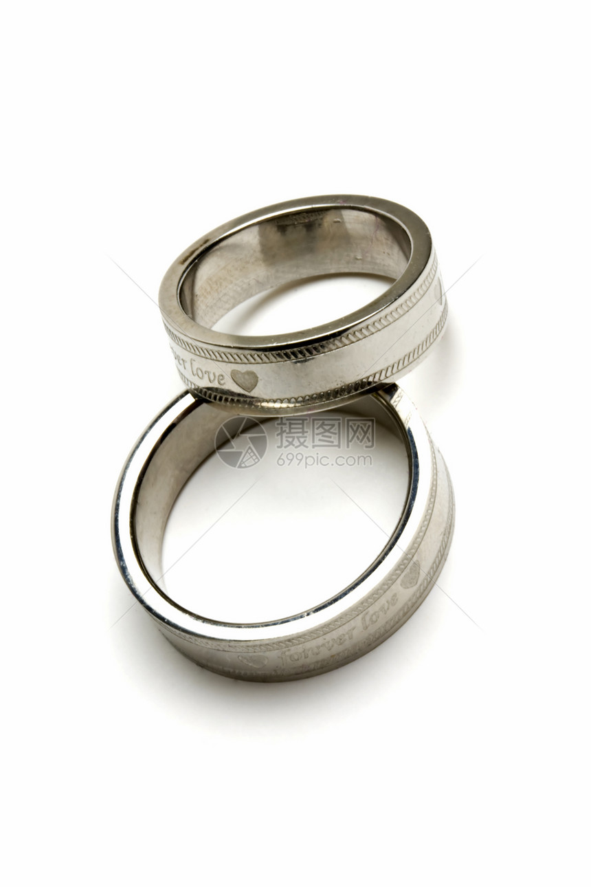 一对结婚戒指图片