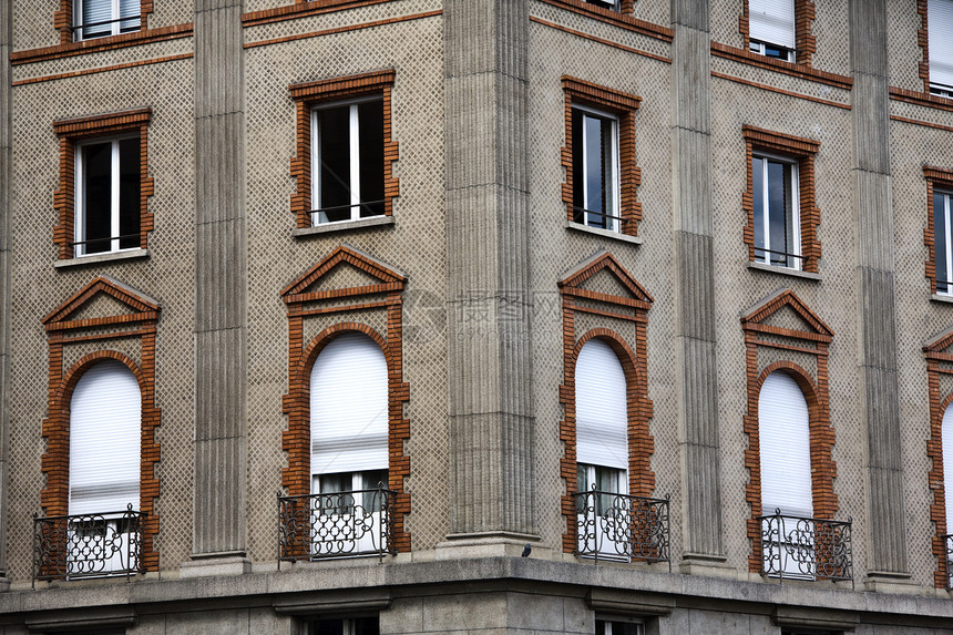巴黎旧大楼建筑历史性城市地面石头旅游假期玻璃文化房子图片