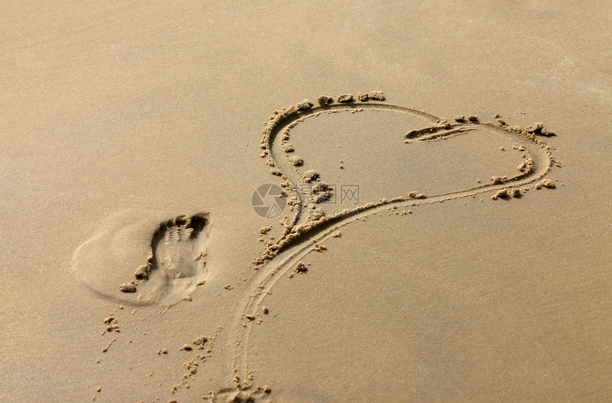 心在沙沙上太阳海岸打印海滩图片