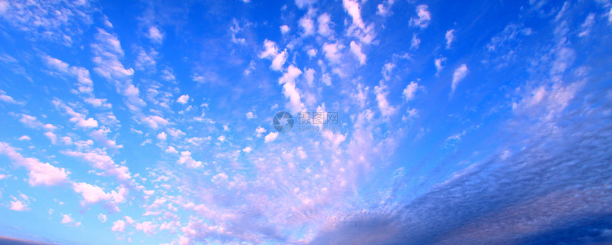 部分云层背景气象气候活力预报蓝色天空阳光天气气氛预测图片