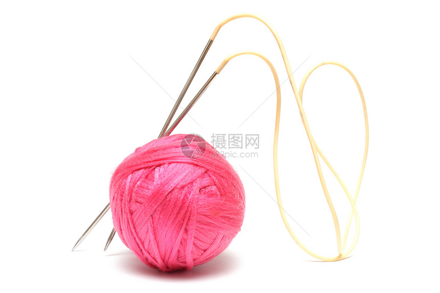 白上孤立的粉红针和编织针阴影白色纤维概念金属棉布绳索红色针线活材料图片