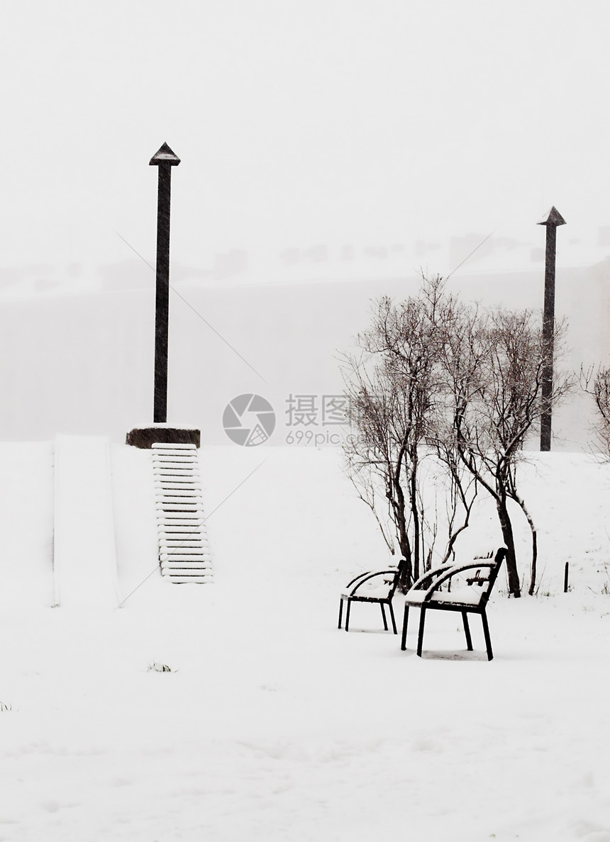 下雪管道明信片降雪胡同长椅花园阴霾楼梯烟囱建筑图片