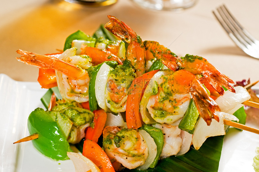虾和蔬菜树苗盘子木头美食贝类棕榈香菜营养食物洋葱胡椒图片